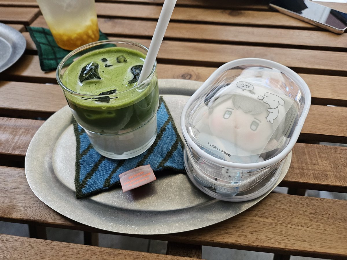 kimyongge20's tweet image. 하미니랑 외출💚🖤