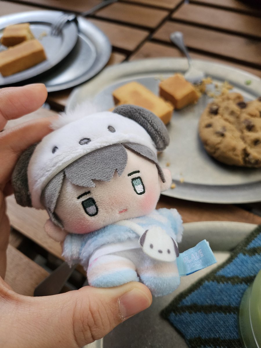 kimyongge20's tweet image. 하미니랑 외출💚🖤