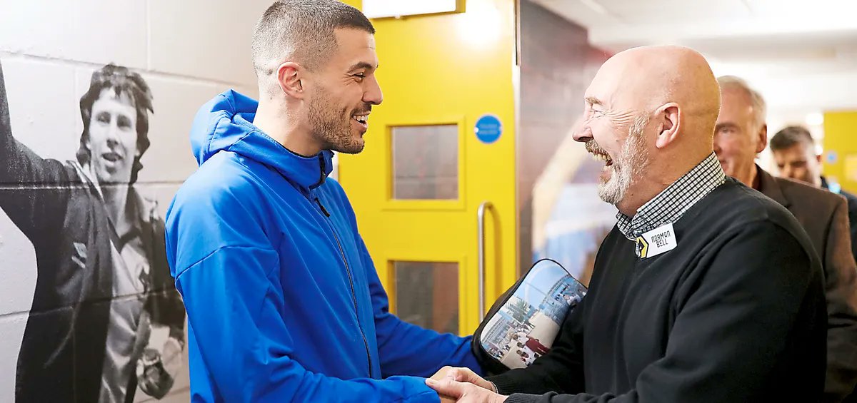 Wishing a very happy 70th birthday to our former striker Norman Bell!

Have a great day, Norman! 🎉