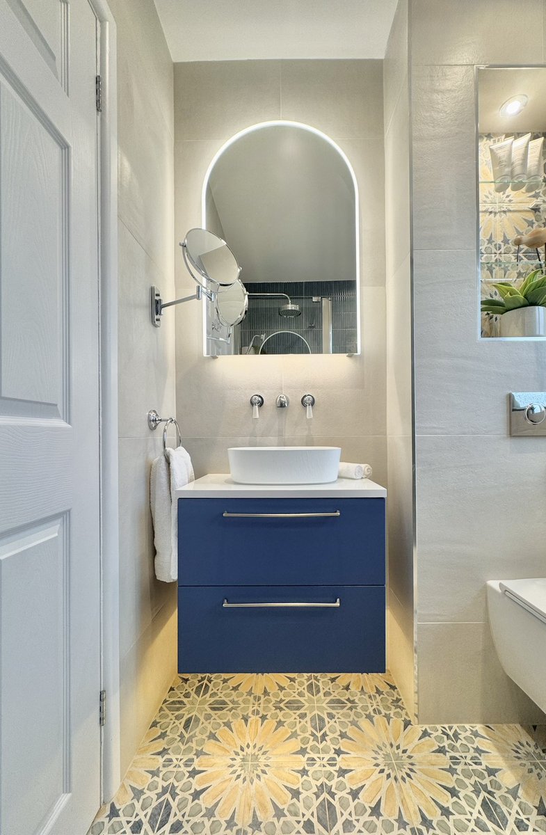 TheTapEndDesign's tweet image. Same mirror, two different projects, two different sizes - which do you prefer wide arch or tall and skinny arch? #BathroomMirror #ArchMirror