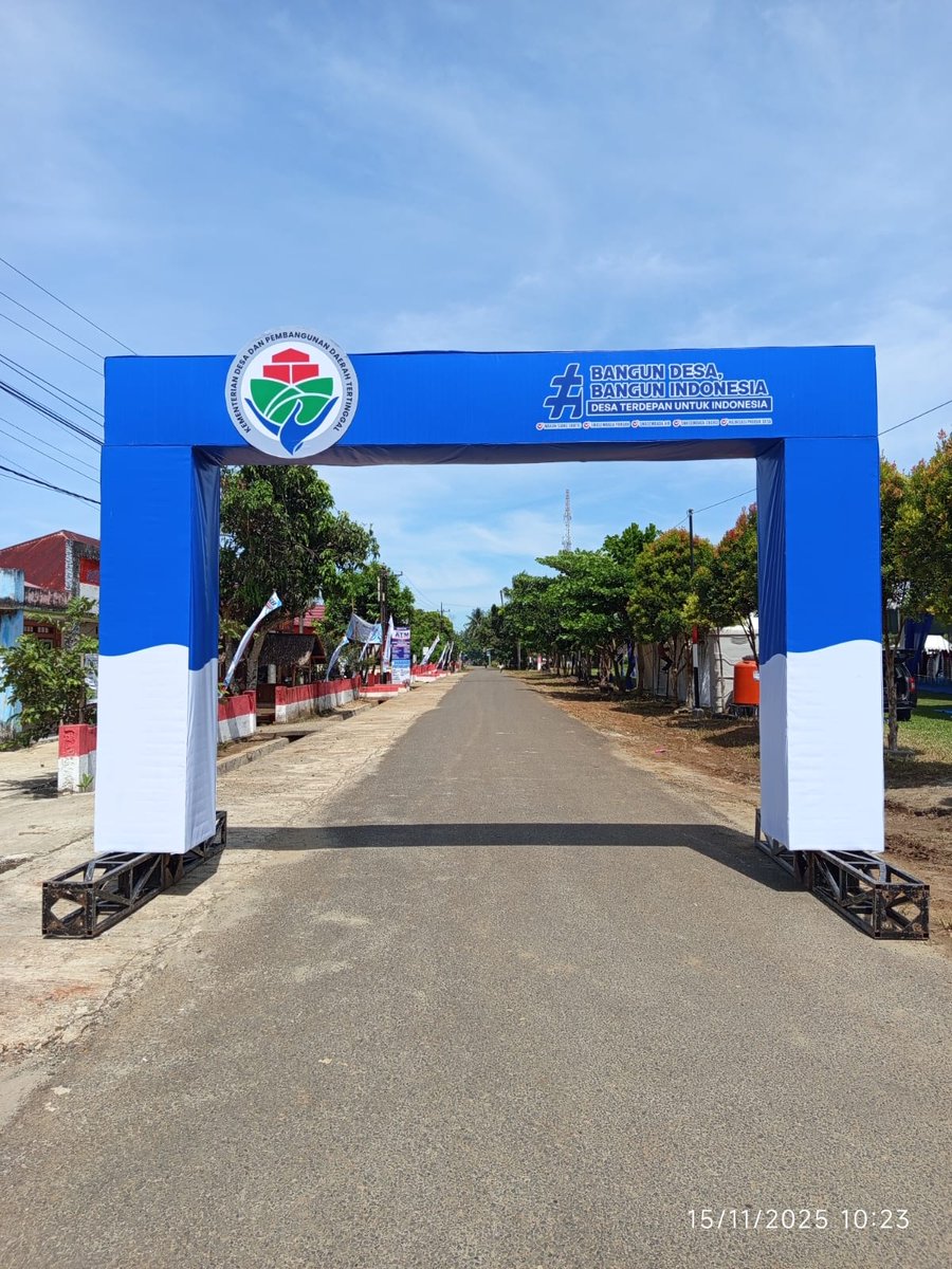 89Mufty's tweet image. Menteri Desa dan pembangunan daerah tertinggal Bpk.Yandri Susanto, menghadiri acara deklarasi (bersih dari narkoba) dan desa gotong royong di Bengkulu, Minggu 16 November 2025
#DesaBersihDariNarkotika
#TerimaKasihYandriSusant
#DesaGotongRoyong
@prabowo
@YandriSusanto
@ArizaPatria