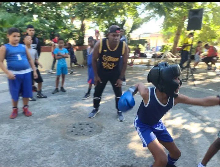 Pinar del Río llenó su calle principal de un hermoso colorido,un Festival Deportivo Masivo colmó de alegría las calles y parques esperando otro Aniversario más del INDER.Felicidades campeones. #PinarXNuevasVictorias #FidelViveEntreNosotros