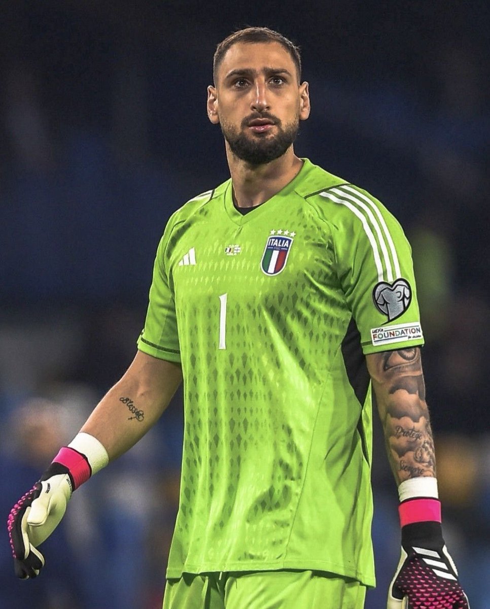 اسف دوناروما بس اليوم انت تلعب قدام افضل مهاجم بالعالم شباكك راح تمطر بالاهداف ♥️