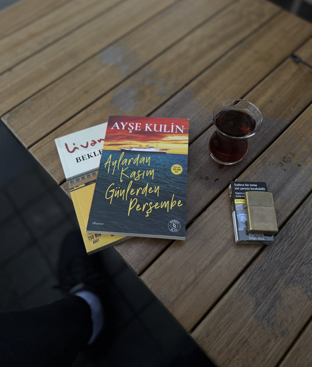 Çünkü her insan gerçek aşkı bir kez olsun tatmalıdır bence, vuslat mümkün olmasa da hatırası yeter!
Aylardan Kasım Günlerden Perşembe 
#ayşekulin