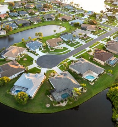 RebornManish's tweet image. दुनिया के शीर्ष 50 देश कौन से हैं? 
वे डेमोक्रेटिक हैं, या तानाशाही? 

AI से सवाल किया मैनें, और उसने ह्यूमन डेवलपमेंट इंडेक्स पर 50 देशो को सूचीबद्ध किया, दो वर्गों में- 
●●
डेमोक्रेसी (पूर्ण लोकतंत्र - 32 देश)

नॉर्वे, न्यूजीलैंड, आइसलैंड, स्वीडन, फिनलैंड, डेनमार्क, आयरलैंड,…