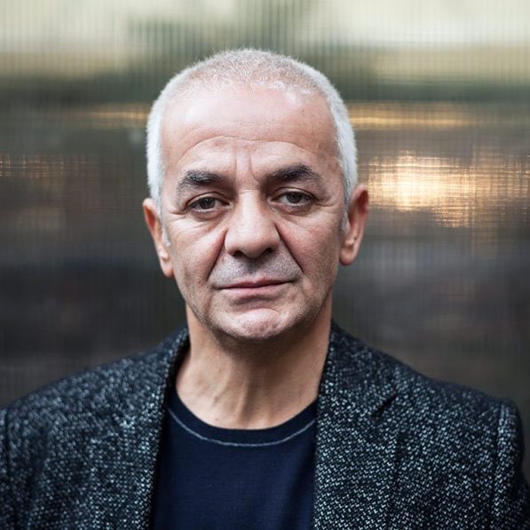 Zafer Algöz: Ne Rafaymış be kardeşim…

Bu takıma Alman milli takımının santrforu geldi.

Eksiğin var dediler 1 ay kulübede oturdu.

Herkes uyurken adam sabah 6’da maçka parkında koşuyordu.

Sonuçta gol kralı da oldu şampiyon da yaptı.

Amaç kendini kovdurup başka takıma gitmek.