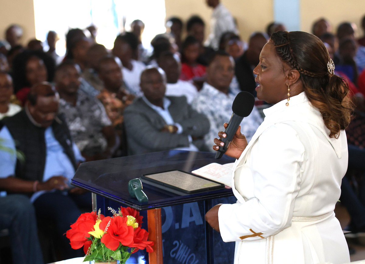 kevinrigathi_'s tweet image. Colossians 3:14
And over all these virtues put on love, which binds them all together in perfect unity.

It is another great Sunday for thanksgiving and prayer for God&apos;s love in our lives.....