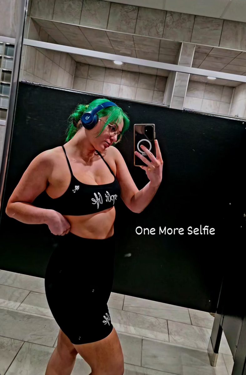 FallonLockhart's tweet image. Always workinnnnnnnn