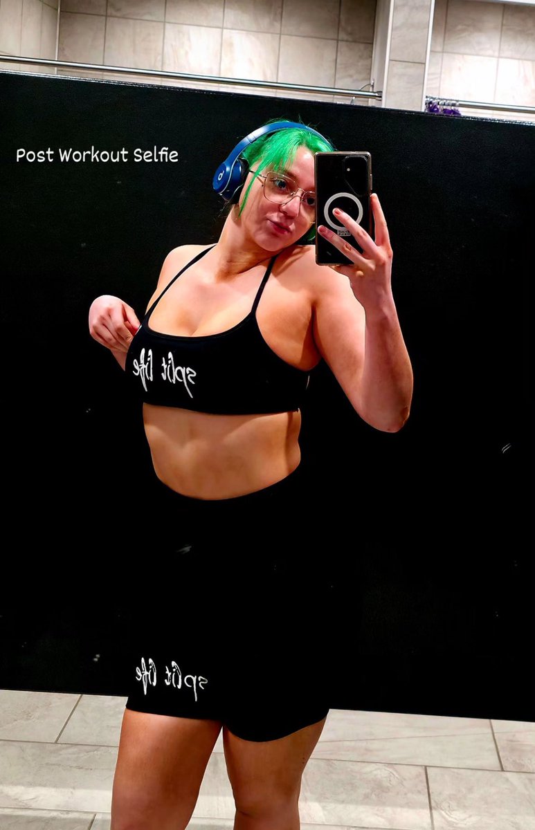 FallonLockhart's tweet image. Always workinnnnnnnn