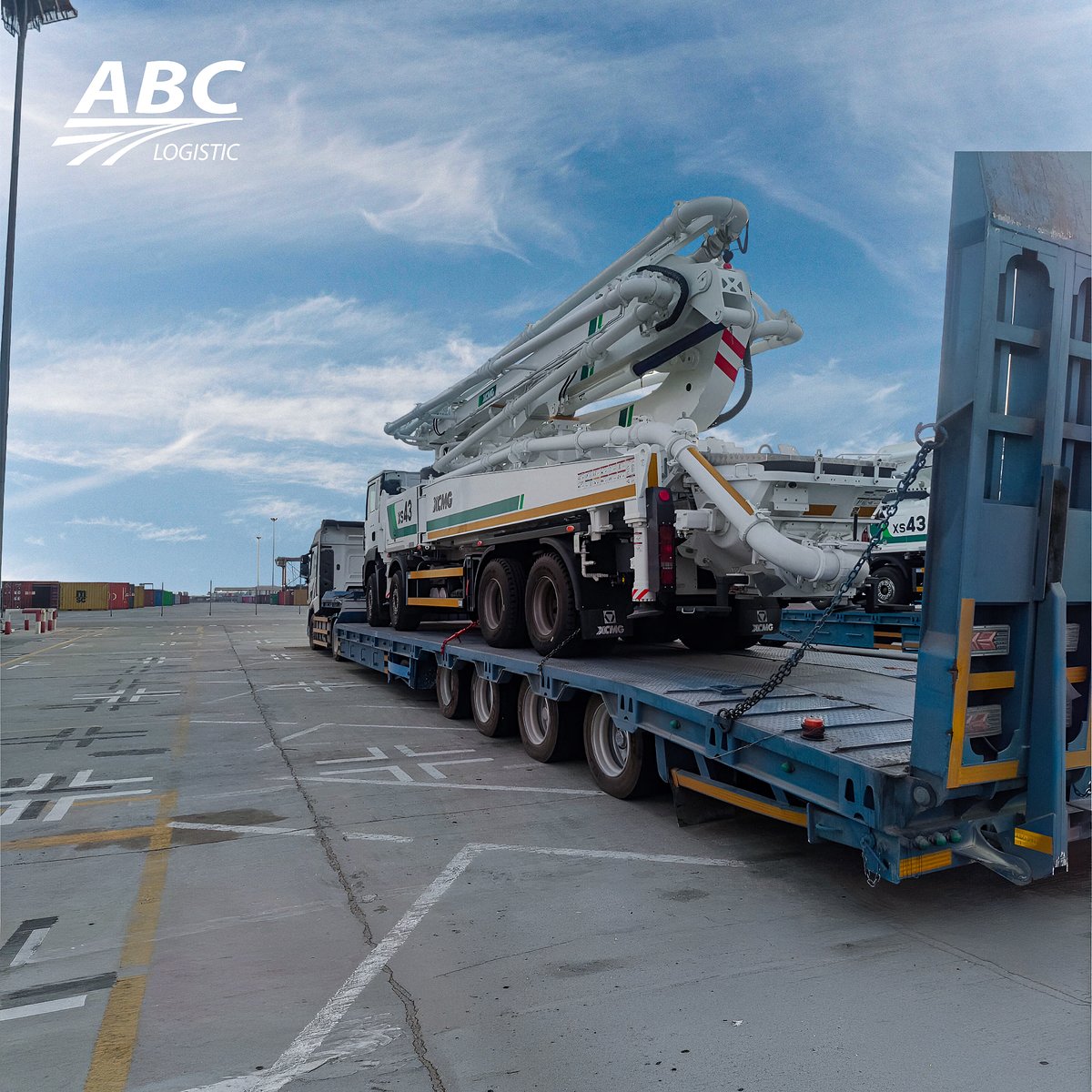 abc_logistic's tweet image. &quot;A move you trust… delivered right. 💙&quot;
&quot;خطوة توصل… وخدمة تثق فيها. 💙

#ABClogistic #HeavyTransport #ProjectLogistics #SaudiLogistics #FleetPower #SupplyChainExcellence #Transportation #LogisticsProfessionals