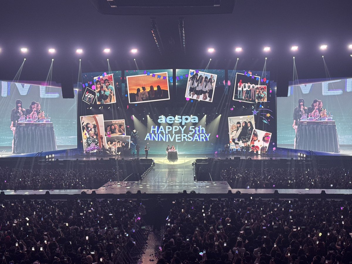 hhcit_b12's tweet image. 😭😭😭😭😭😭😭😭😭😭😭😭
#aespa_SYNK_aeXISLINE_BANGKOK