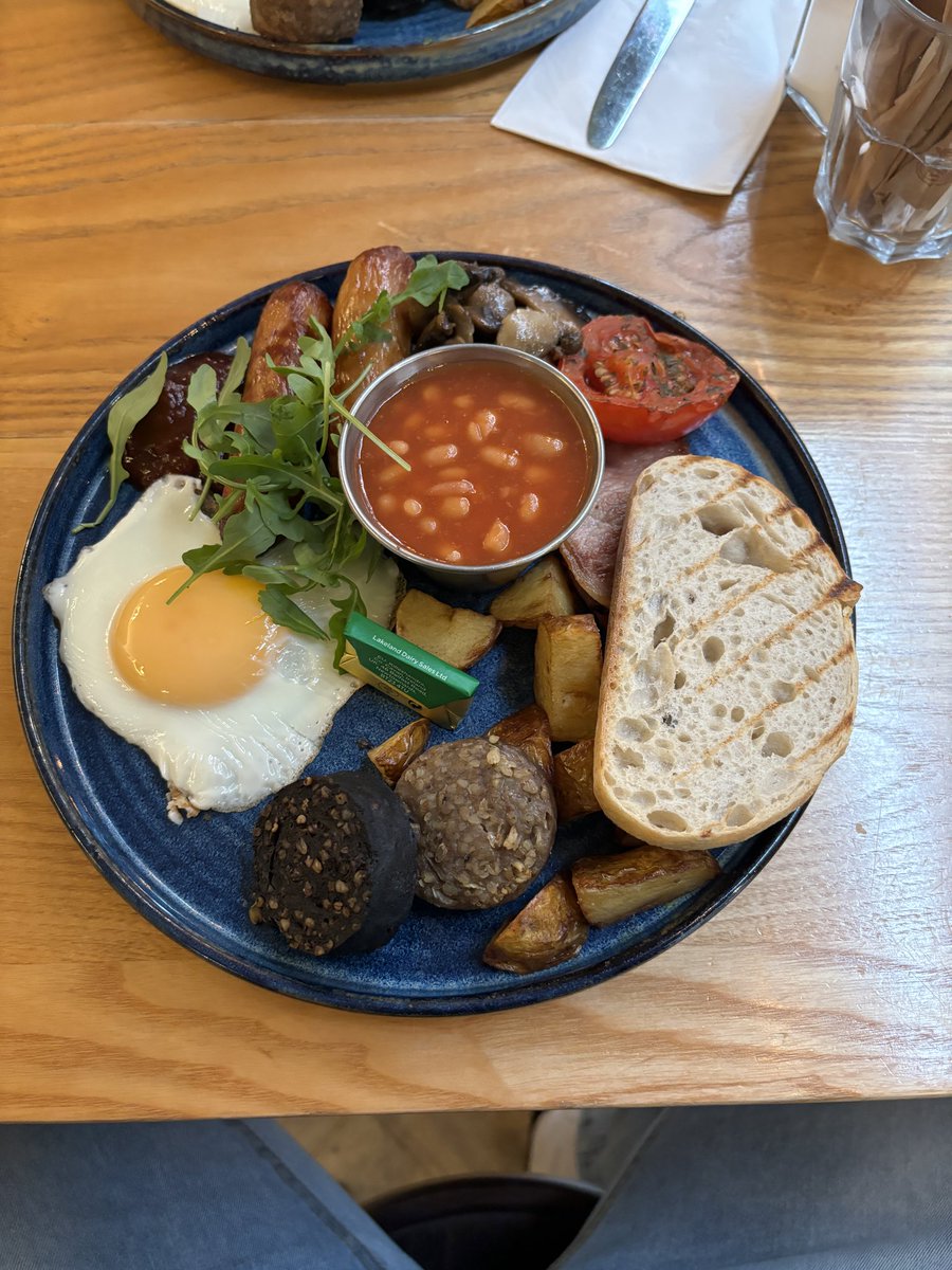 RBark3r's tweet photo. When In Ireland 🇮🇪 https://t.co/kuSN1oRaVl
