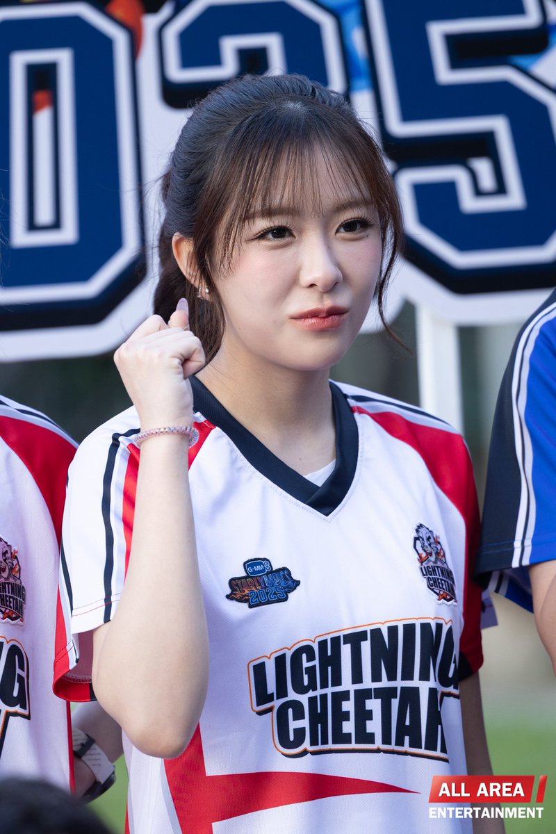 “จูน-มิวนิค” นักกีฬาวิ่ง 4x100 จากทีม Lightning Cheetah

#GMMTVStarlympics2025 
#JuneWanwimol
#Mewnich