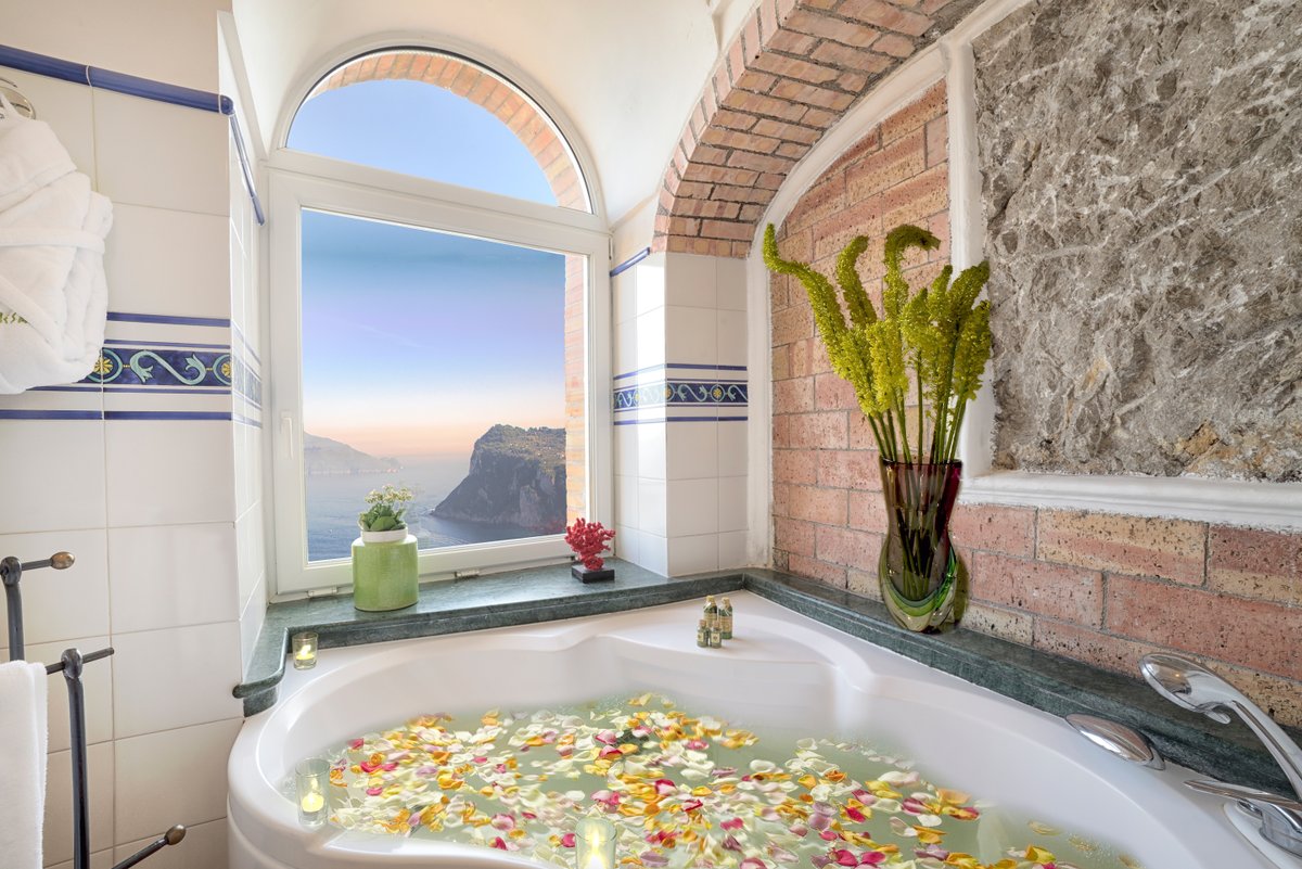 places2escape's tweet photo. 📍Place To Stay 
🏨Hotel Caesar Augustus
🇮🇹 Anacapri (Capri Island, Italy) https://t.co/O9JsDwtGW3