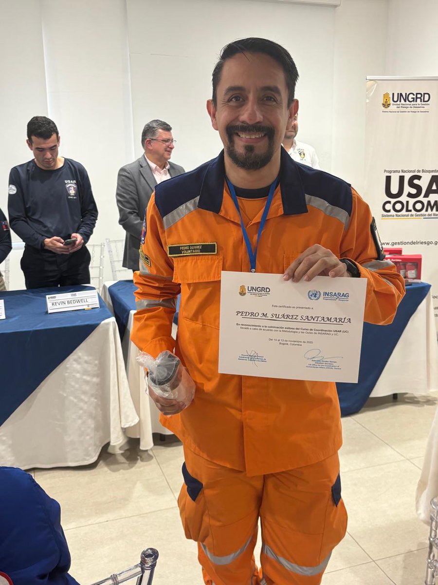 ComiteEscuela's tweet photo. Orgullosos de la participación de nuestro voluntario, el profesional en Psicología @pedrosanta56 en el Curso de Coordinación Usar con la UNGRD. 

#DefensaCivilColombiana
#Santander
#Palonegro
#SoyComitéEscuelaPalonegro
#USAR https://t.co/sssq2HB6Yo