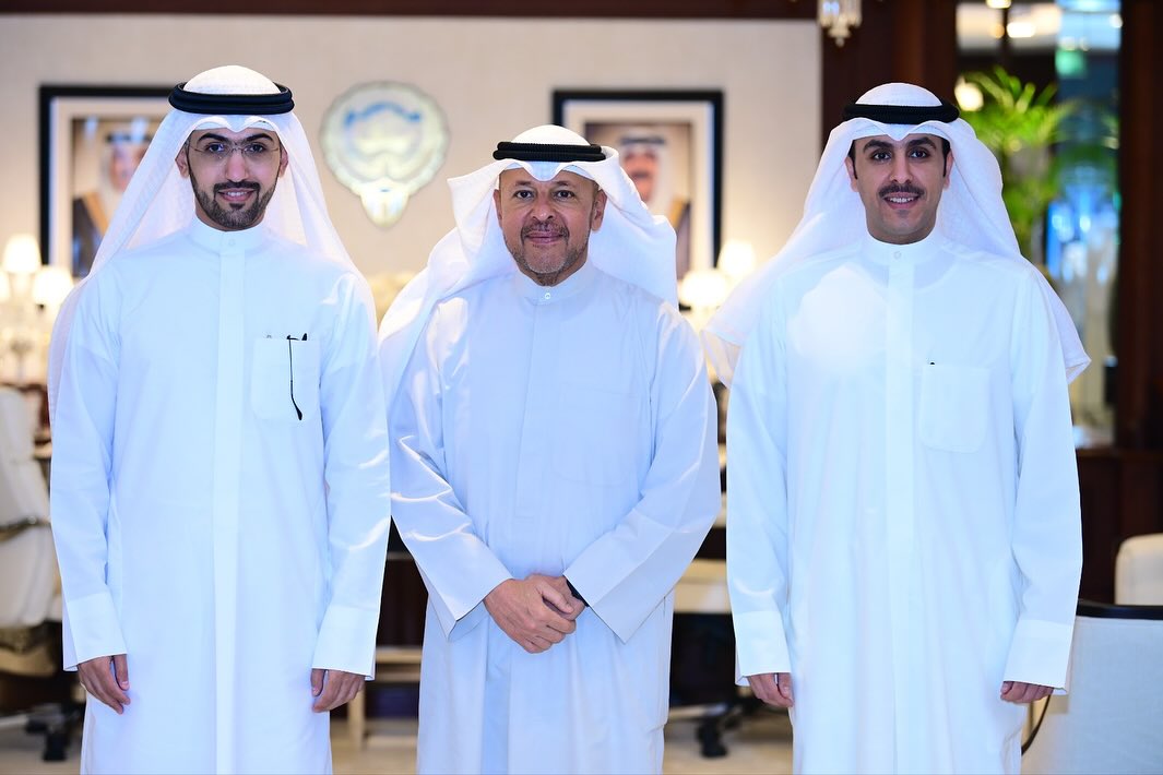 WatanNews's tweet image. #عذبي_الناصر يبحث تطوير الخدمات مع #المجلس_البلدي

 - ناقش خطط تعزيز البنية التحتية والارتقاء بالبيئة العمرانية في المحافظة

alwatan.kuwait.tt/articledetails…