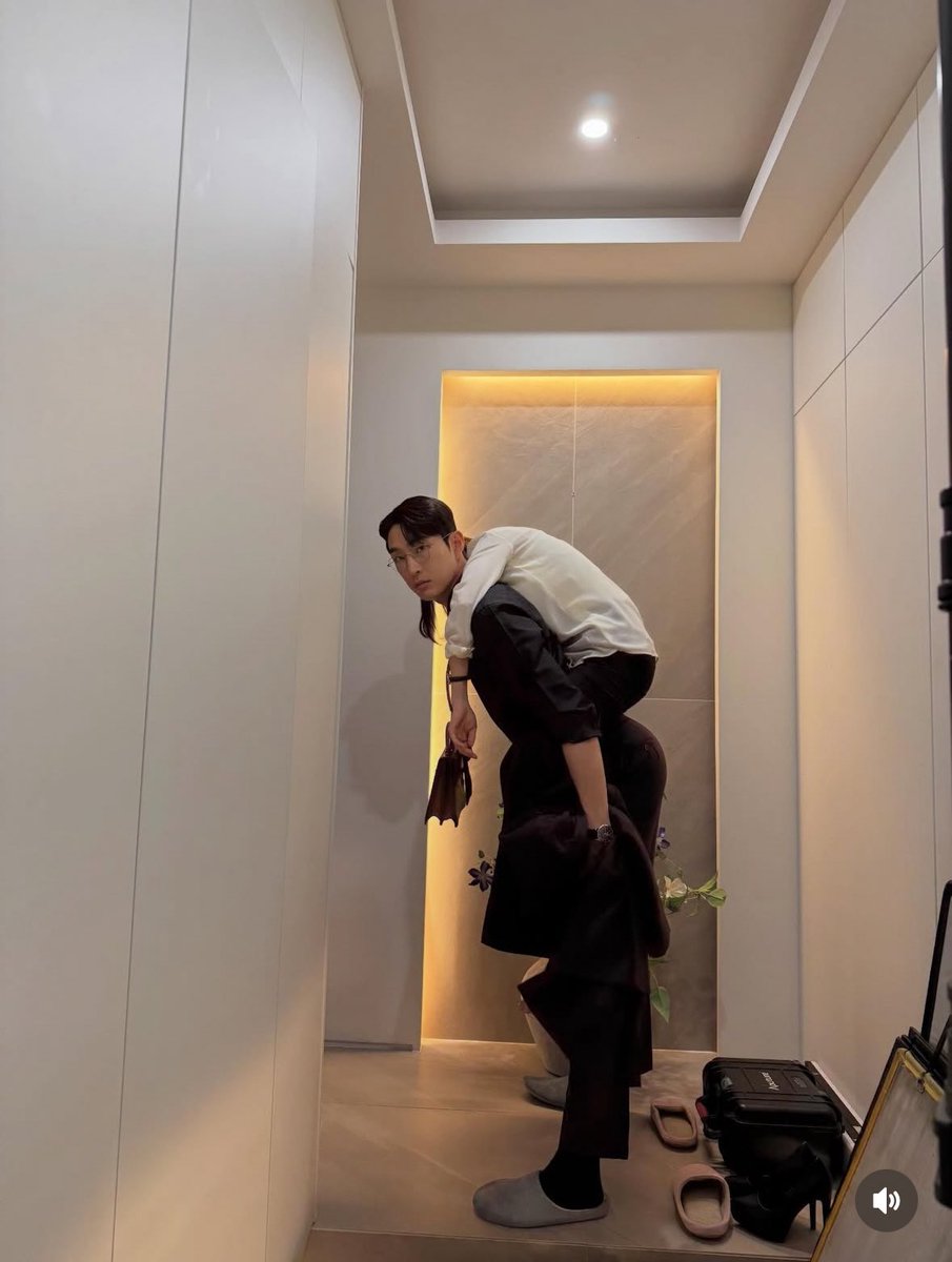 Can any director cast them in a romance drama (WITH A HAPPY ENDING) please