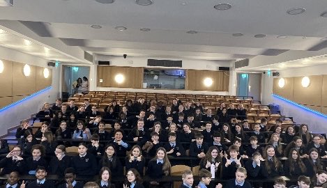 Pres_Carlow's tweet image. Our wonderful #Science teachers accompanied their @Pres_Carlow First Year classes to SETU Carlow on Thursday to meet with @scientificsue for a creative and informative show on the ‚Chemistry of the Celts‘ as part of Science week. #scienceweek #scienceisfun @CeistTrust