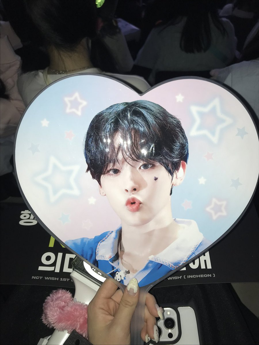 👩🏻‍❤️‍💋‍👨🏻👼🏻💞🪽💕