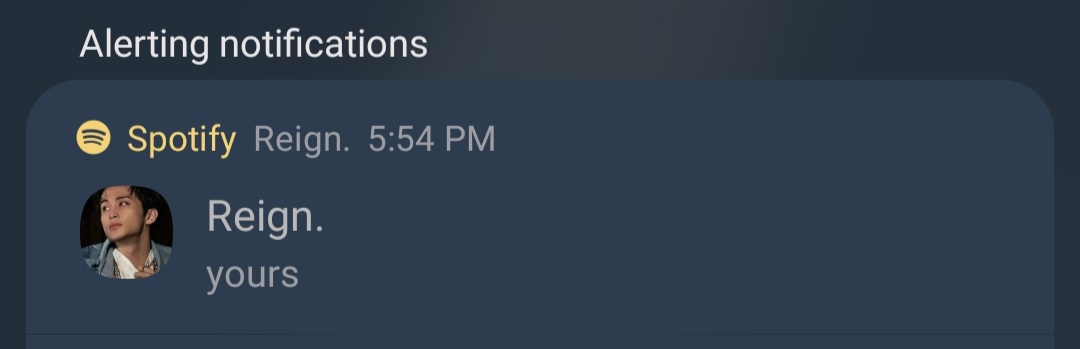 Tolong, aku digenitin.