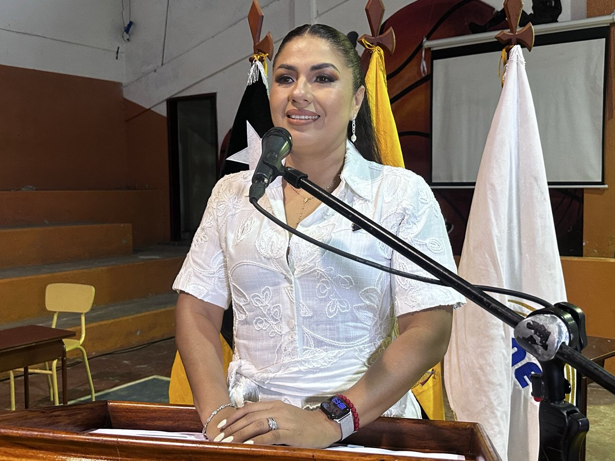 Nuestra directora <a href="/SlendyAlvarezB/">Slendy Álvarez</a> da la bienvenida al evento de inauguración del #ReferéndumYConsulta2025 y agradece la presencia de todos los participantes. 🗳️🇪🇨

#LaDecisiónEsTuya 
#EcuadorCuentaContigo