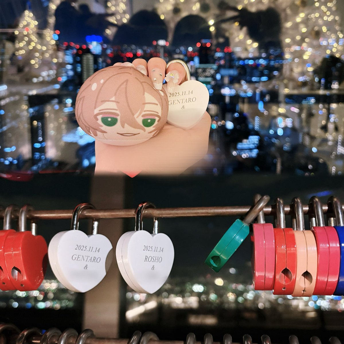 梅田でハートロックしてきた🗝♡⟡.·

勢い余って自分の本名を刻んだ瞬間に一生推す覚悟決まった。

そして2年後は教会に奉納....
次元を超えた事実婚始まった(ちがう)