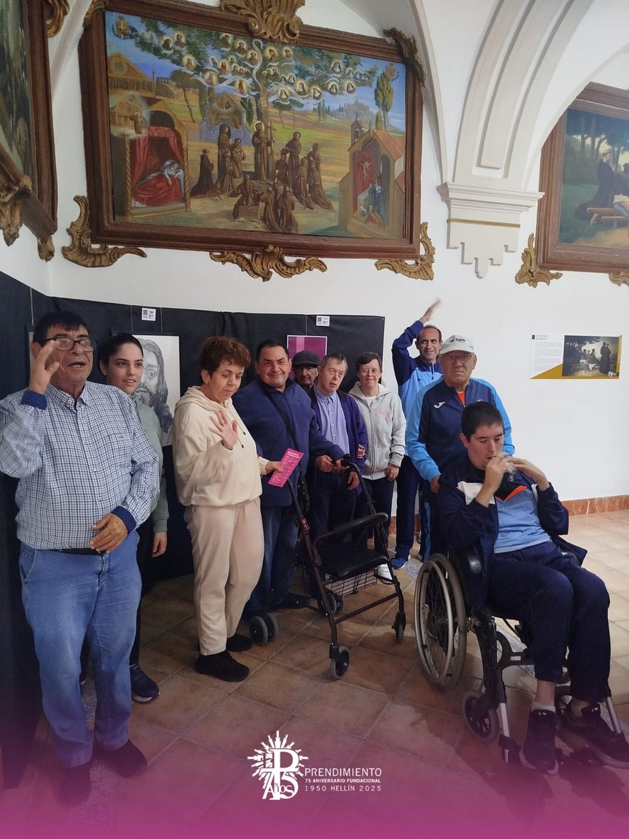 Gran acogida de la muestra Captivi Amoris en el claustro de Franciscanos, con cientos de visitantes durante su celebración.

Gracias a todos por hacer del 75º aniversario del Prendimiento un encuentro artístico y comunitario inolvidable. 🎨✨
#captiviamoris #75prendimientohellin