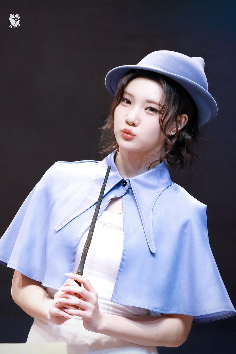 251116 AM Fansign

✨🪄💙

#JUUN #주은 #H2H #하투하
#Hearts2Hearts #하츠투하츠