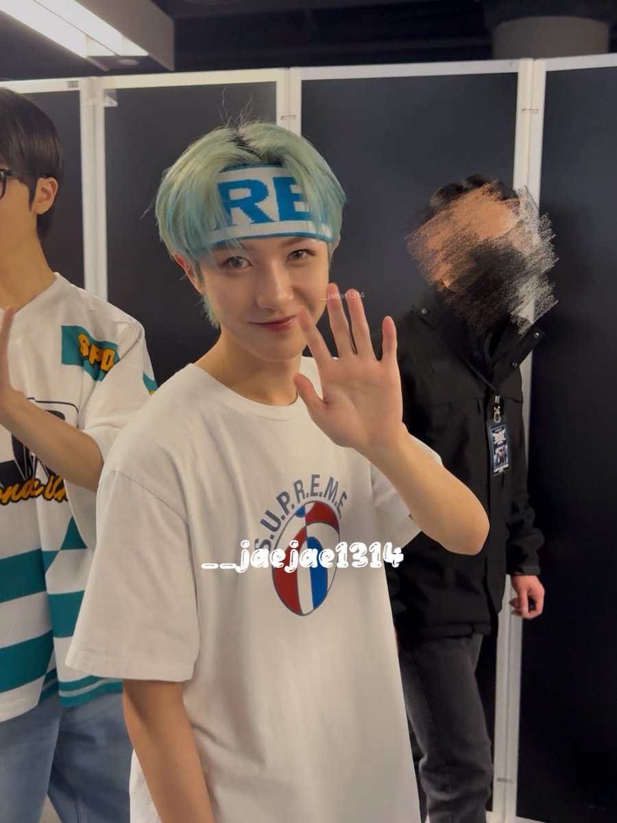 251116 TDS4 ドリショ パパラッチ 드림쇼4 사이타마 

ロンジュンめちゃニコニコしてたので共有😭😭😭😭

#nctdream #런쥔 #renjun