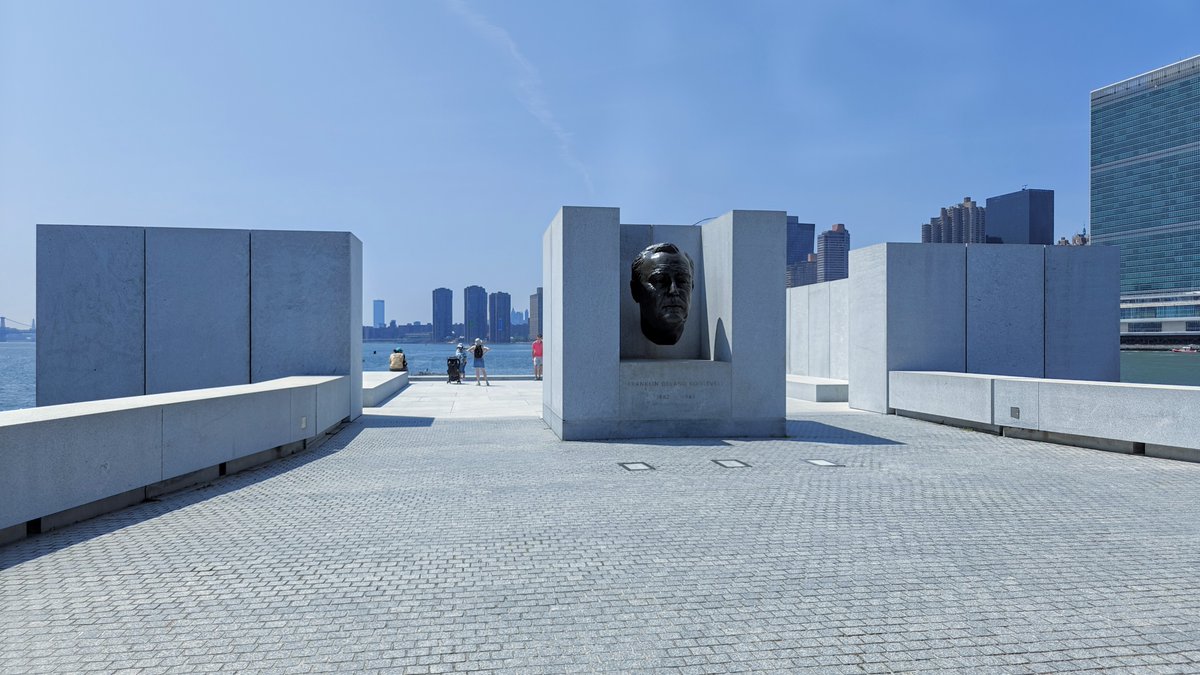 oneplusone3_in's tweet photo. The Room @ Four Freedoms Park 🌿🗽

By noon, the park was almost empty — even in the heat, it felt calm, cool, and peaceful ✨. We walked all the way to The Room, snapped some photos 📸, and enjoyed watching seaplanes glide in for landing over the water ✈️🌊.

The next destination was Intrepid Museum

#FourFreedomsPark #TheRoom #RooseveltIsland #NYCViews #ExploreNYC #TravelDiaries #CityMoments #NYCAdventure