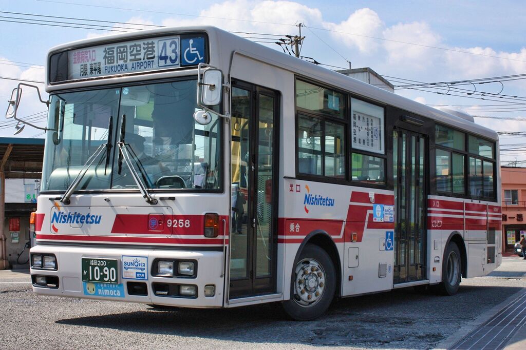 福岡市内の西鉄バス方向幕再末期に新製されたバージョンですが、古典派