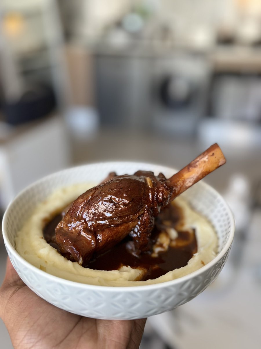 youcancallmeQ_'s tweet image. Found my way back into the kitchen😮‍💨🤌🏾