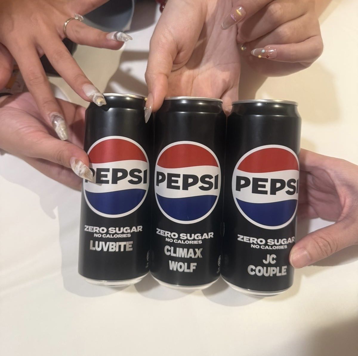 Mrs.Wolf tweet media