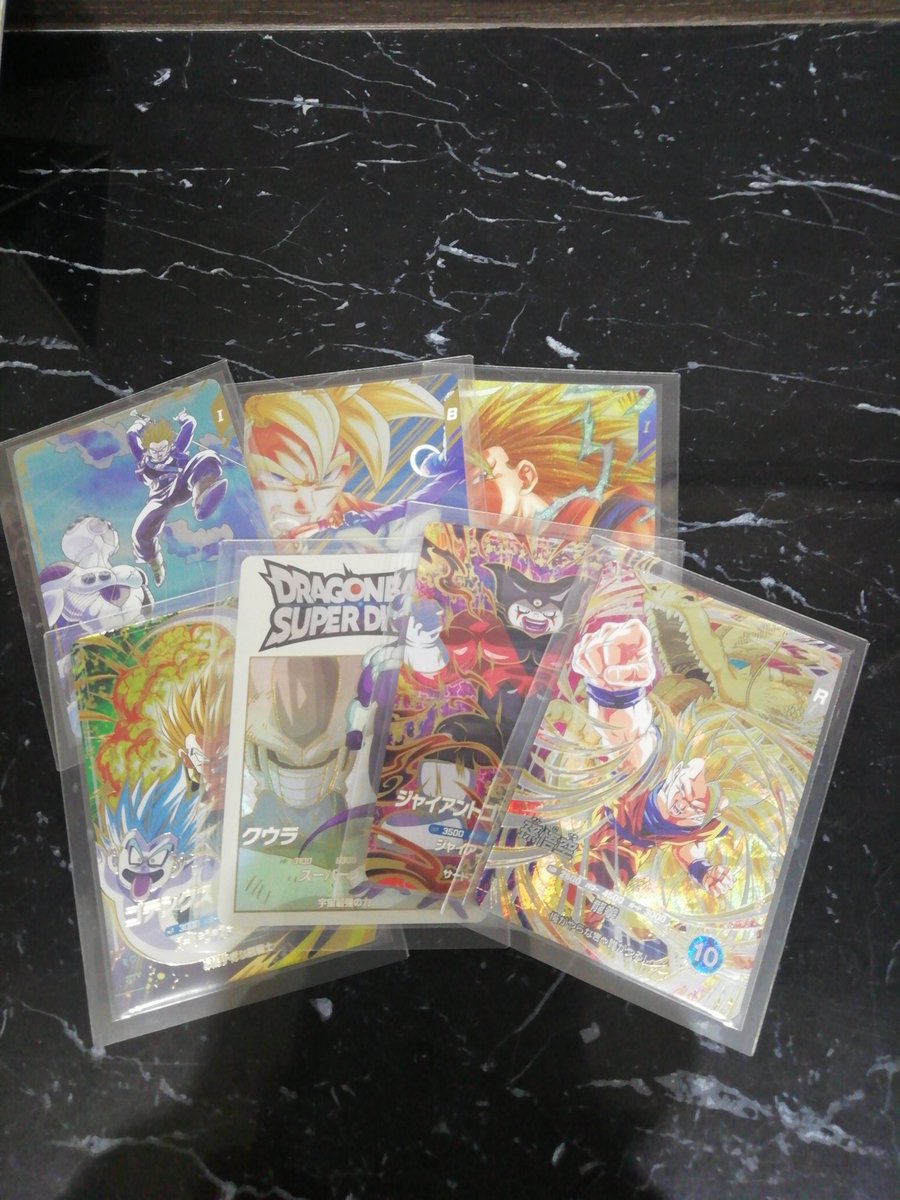 SDBH_is_power's tweet image. 左自販機ガチャで他買取してもらって実質23400、悟飯パラレル傷アリはちょっと萎えた💦

右は5000オリパ×7でトランクスと宝箱悟空だけキレイで耐え😭

パイクーハン傷エグすぎて可哀想やったｗｗ