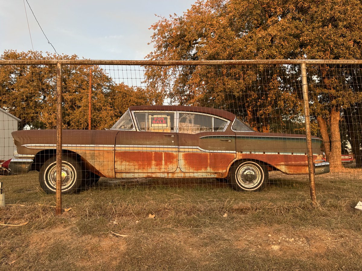 toptinman's tweet photo. @Sassafrass_84 Spotted this ‘58 Chevy for sale near Granbury, TX. Took pic for a friend who was looking for one. https://t.co/UdvDR13N9h