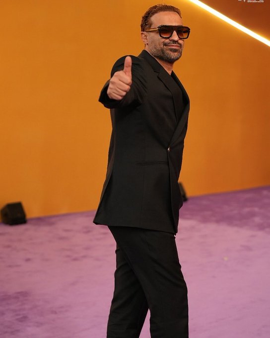 صداقة عائلية مستمرة.. تصريحات غير متوقعة من أحمد فهمي عن علاقته بزوجته السابقة منة حسين فهمي. شاهدي 