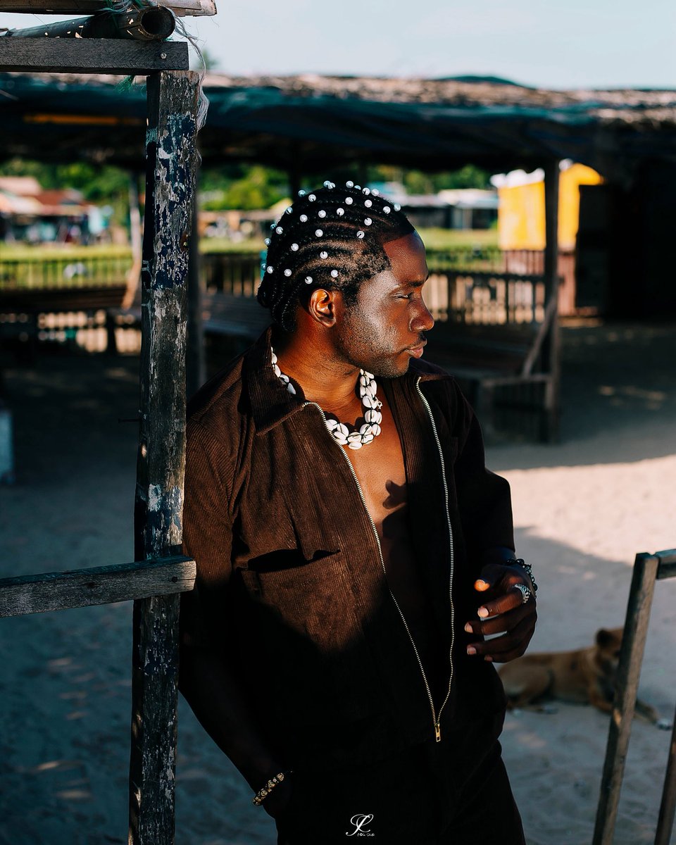 colesshutterr's tweet image. Created this classy images over the weekend, creative direction by me too ✌🏾✨