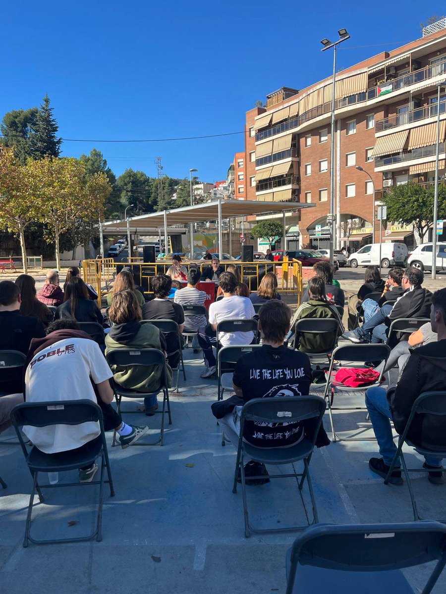 Avui també celebrem l'acte de presentació de l'assemblea d'Arran Sant Vicenç dels Horts

Estenem la lluita del jovent treballador, a cada poble i a cada barri!