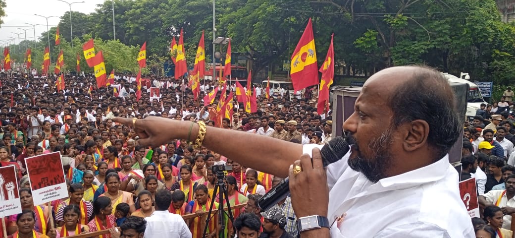 IamJegadeshVJ's tweet photo. ஒருங்கிணைந்த சேலம் மாவட்ட தமிழக வெற்றிக் கழகத்தின் சார்பாக வாக்காளர் பட்டியல் சிறப்புத் தீவிரத் திருத்தம் (SIR) குளறுபடிகளை எதிர்த்து கண்டன ஆர்ப்பாட்டம் நடைபெற்றது. https://t.co/zSCFCIMvOU