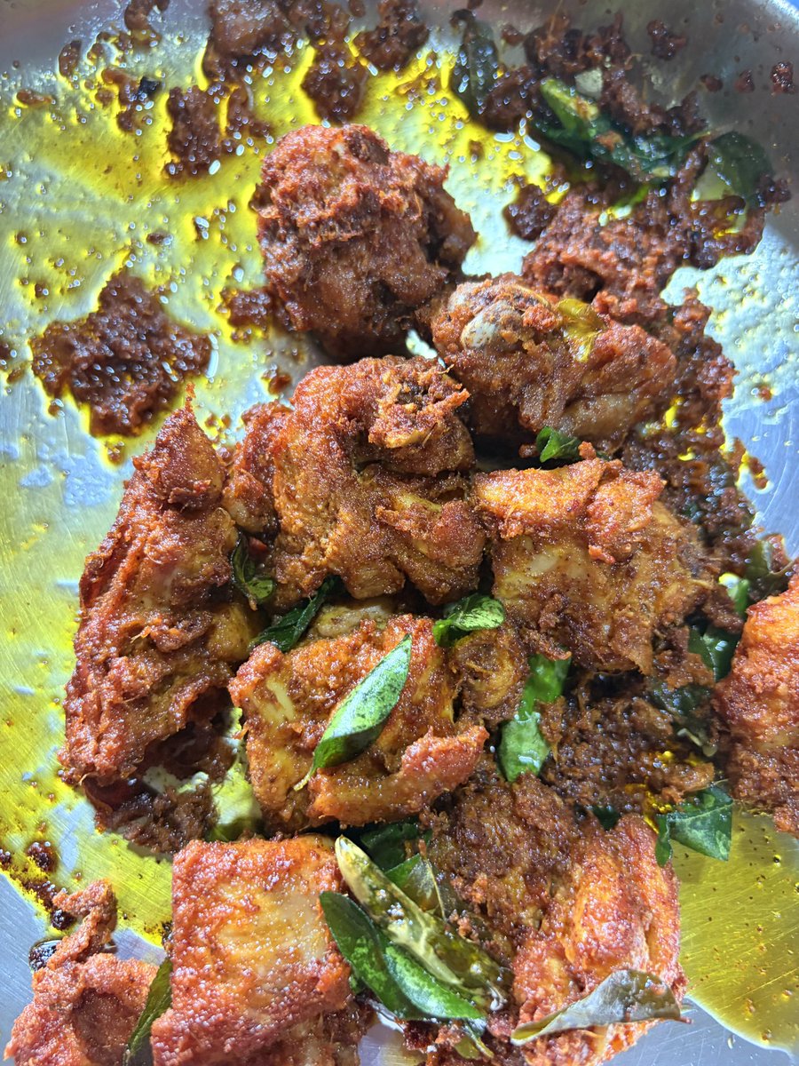 valliraghu's tweet photo. It was #VCooks π©π»βπ³ π for my loved ones!!!
Mutton Biryani
Nalli kurma
Boti Kuzhambu
Chicken 65
Pineapple kesari
Eggs
Raita https://t.co/t5xA1YP0rn