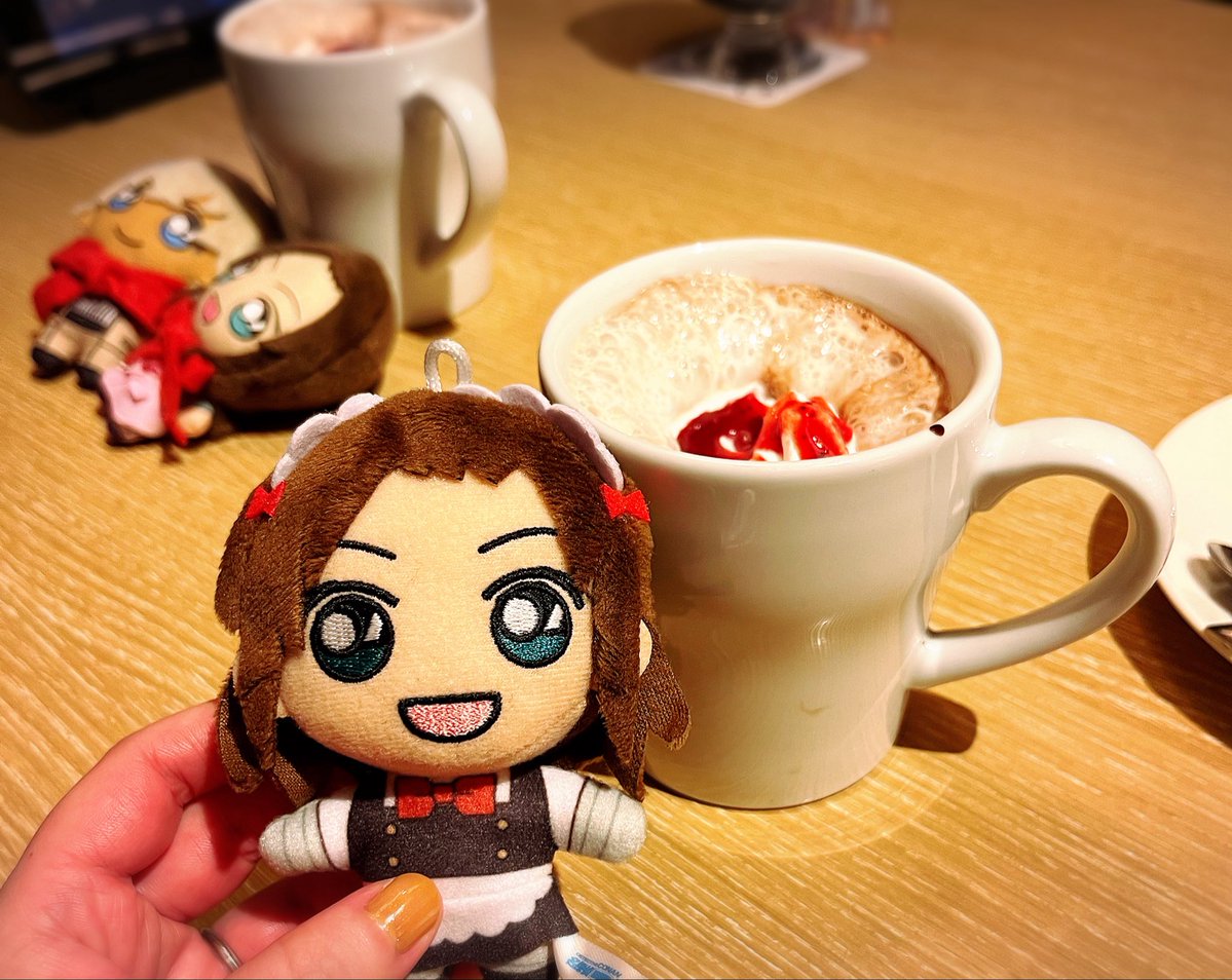 ④そして夜はあむあず飲みに参加させていただきました！💃
緊張で3時間弱睡眠の状態だったのですが、はじめてのオフ会とても楽しかったです🥳取りまとめをしてくださった秋良さんをはじめ、みなさま本当にありがとうございました🙏
（お刺身盛りでエビが丸々出てきてびっくりしました…すごい…(笑)）