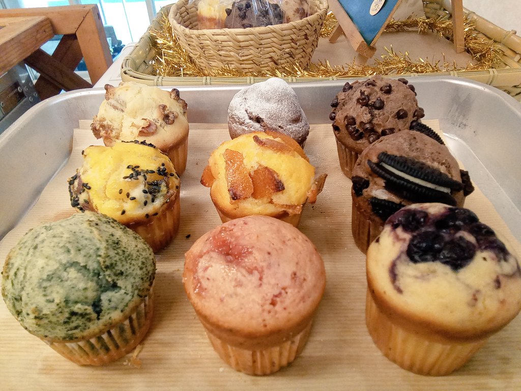 sunpuyaki's tweet image. 本日最後のすんぷ焼きで、焼き上がりました❗
和ふぃんも、ただ今、焼き上がりました❗
お帰りに寄ってね🤗

#駿府城公園
#ソフトクリーム
#おしるこ