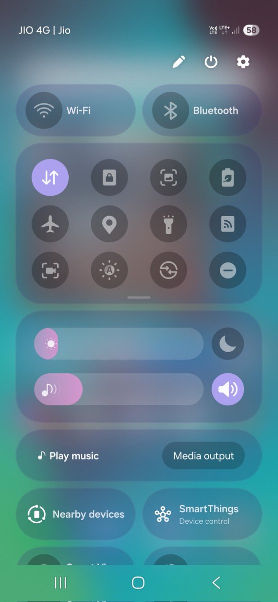 tech_revisit's tweet photo. Share your lock screen, home screen, control center, and a random photo. https://t.co/mlDa1SgLBU