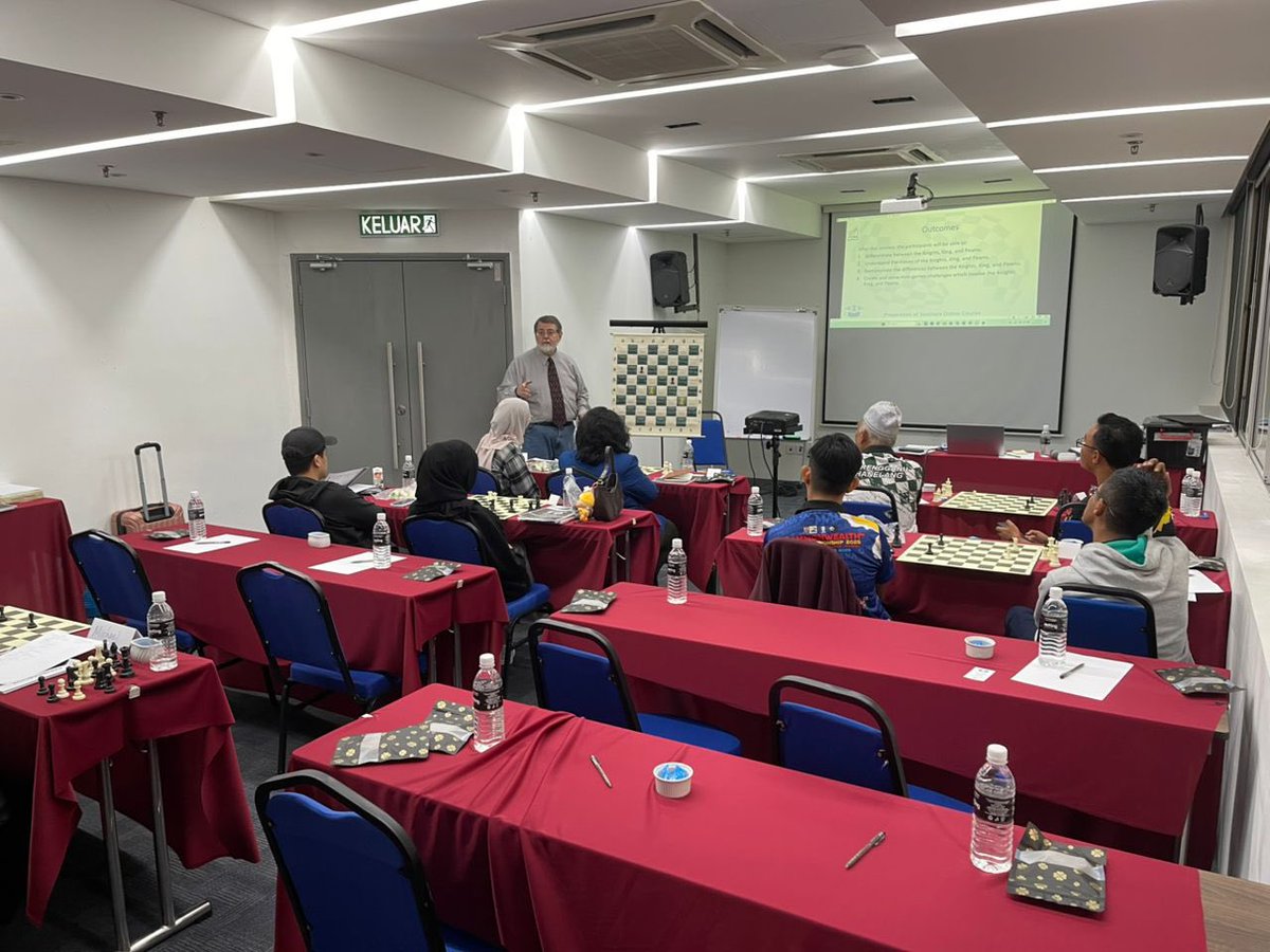 FIDEschoolChess's tweet image. 🌟 Day 1 Highlights – PoT Program 2025🌟
📍 De King Hotel KLCC, Kuala Lumpur, Malaysia
📅 12 November 2025
Day 1 of the Preparation of Teachers (PoT) Program kicked off with great energy! 🎉