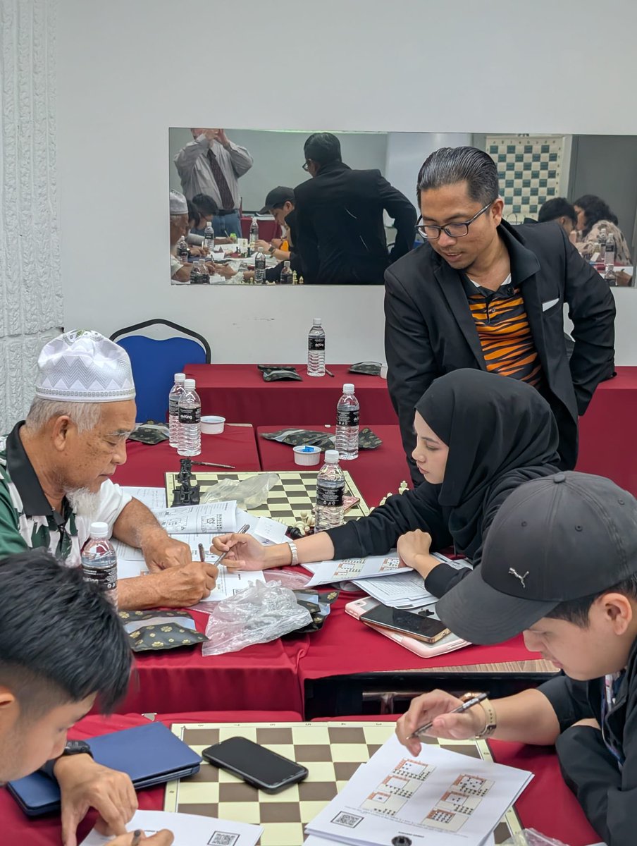 FIDEschoolChess's tweet image. 🌟 Day 1 Highlights – PoT Program 2025🌟
📍 De King Hotel KLCC, Kuala Lumpur, Malaysia
📅 12 November 2025
Day 1 of the Preparation of Teachers (PoT) Program kicked off with great energy! 🎉