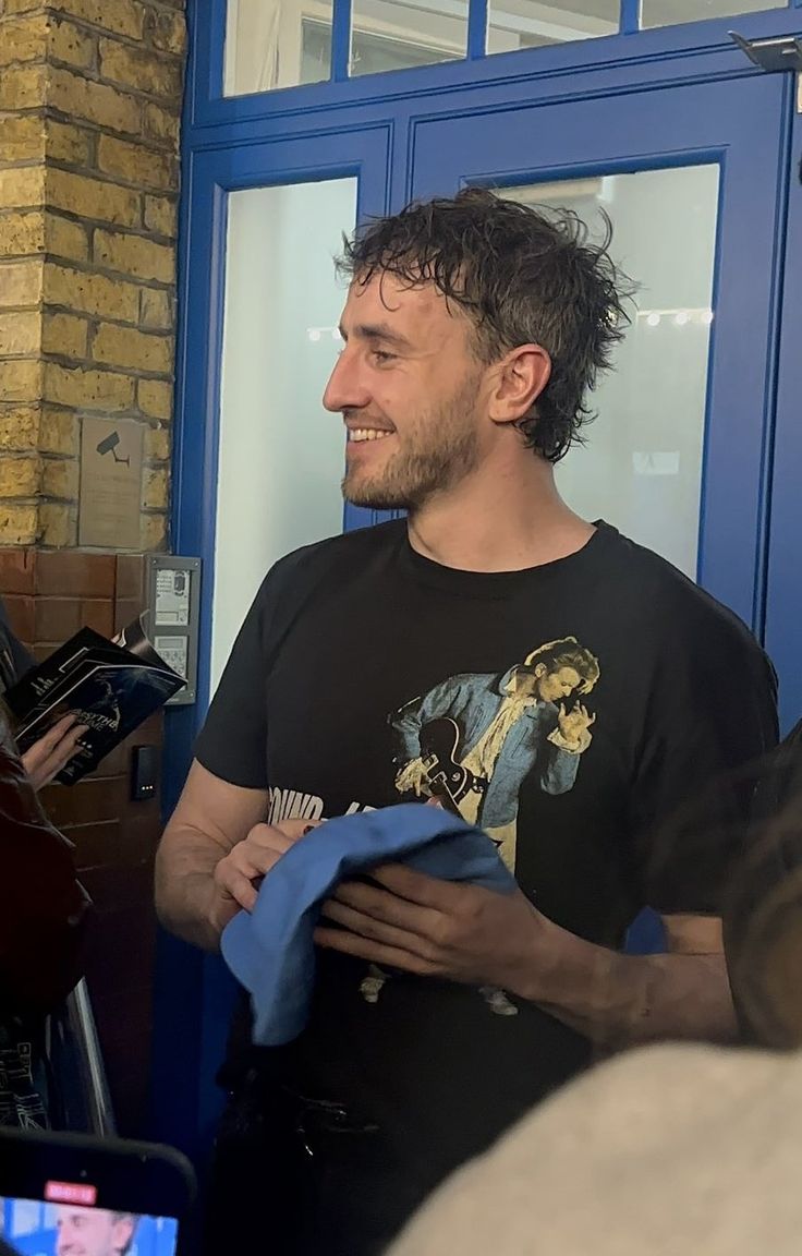 rebeccalee0429's tweet image. They can be in any project anyday and fans are there 😍😍😙😍
#Paulmescal #Joshoconnor