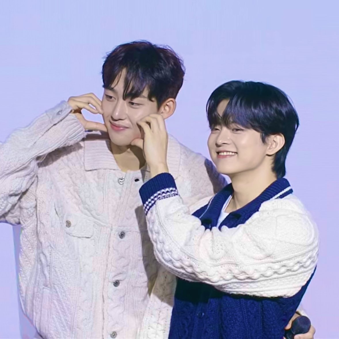 Little_subin's tweet photo. 🐰🐶🐺🦊🍑💕 https://t.co/UjDsg5OVxj