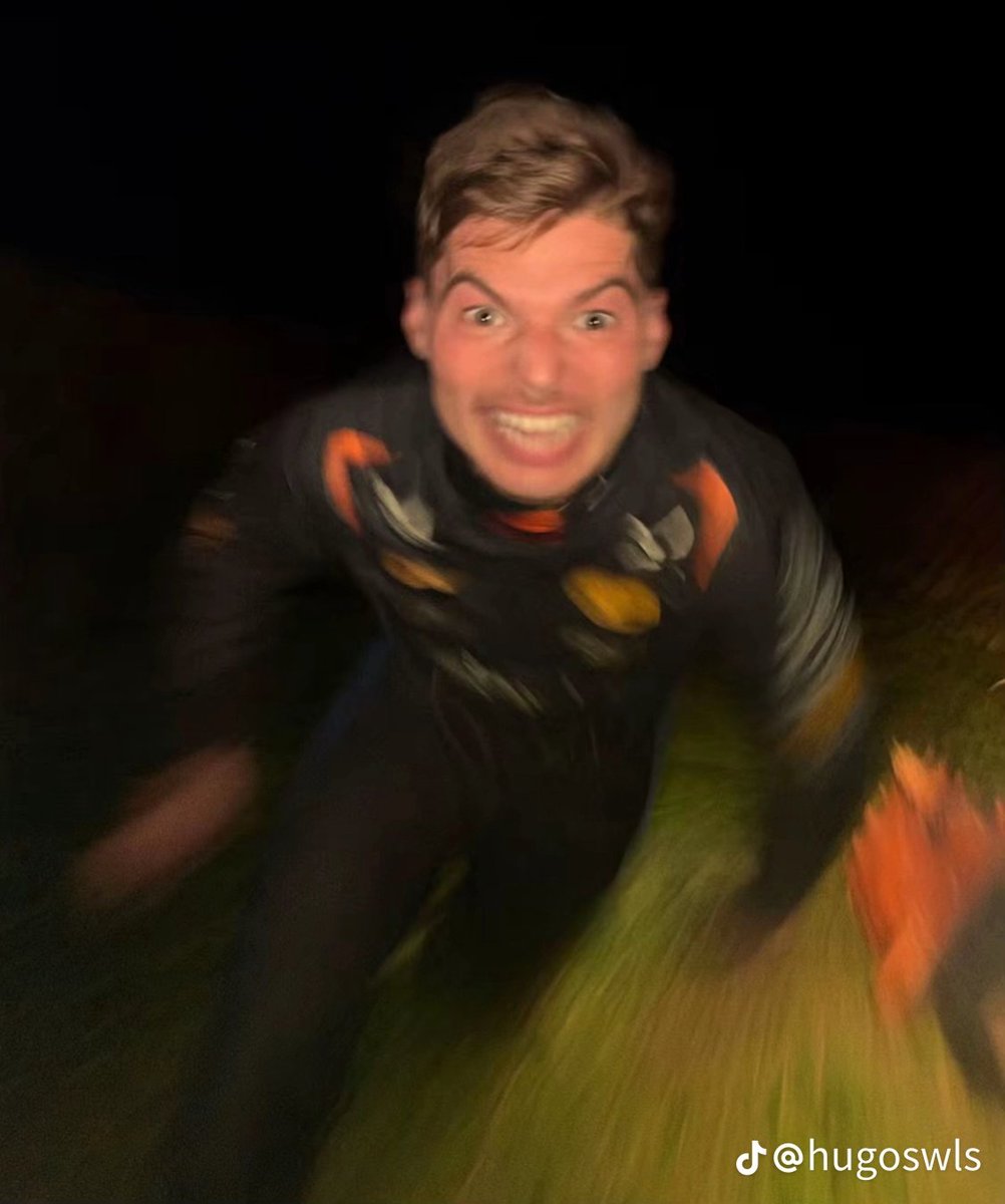 l4b4s_'s tweet photo. @HYPEX How we (YES WE)be chasing our enemies https://t.co/r83yU8unhu
