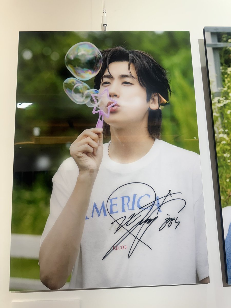 まもなく飛び立ちます✈️
幸せな旅の振り返りは後でゆっくりするとして😊
シクくん保有国から出てしまう寂しさに猛烈に襲われています😭

#パクヒョンシク