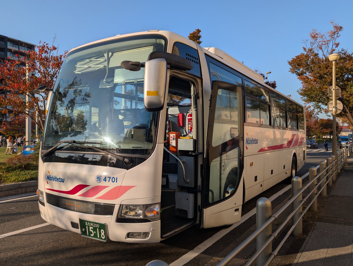 西鉄バス北九州の表記がゴシックでなくロゴと同じ書体で拘りを感じる。